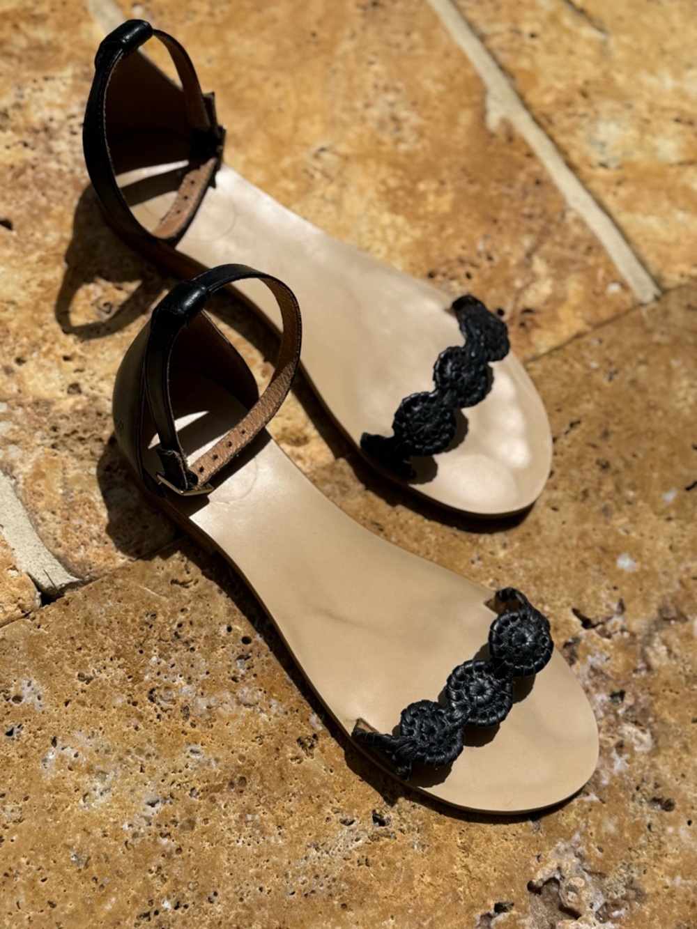 ⚫️ Jack Rogers Black Daphne Medallion Ankle Strap Flat Sandals Size 7